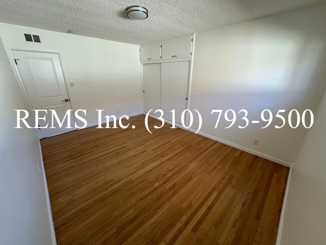 Building Photo - Beautifully Updated Home with 2-Car Garage & Large Bonus Family Room