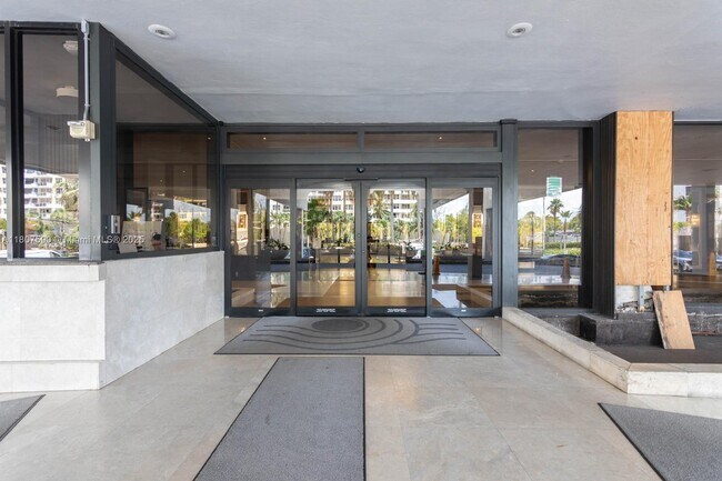 Building Photo - 5555 Collins Ave