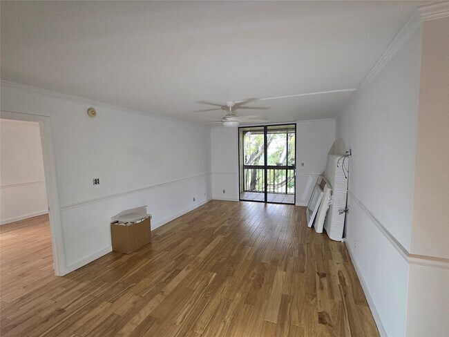 Building Photo - 733 SE 1st Way