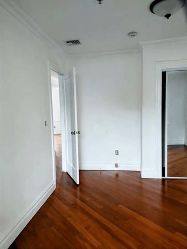 Building Photo - 205 Brunswick St