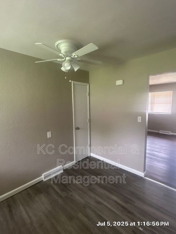 Building Photo - 1705 N Lynn St