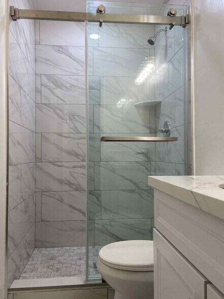 Building Photo - 4109 W 5th St