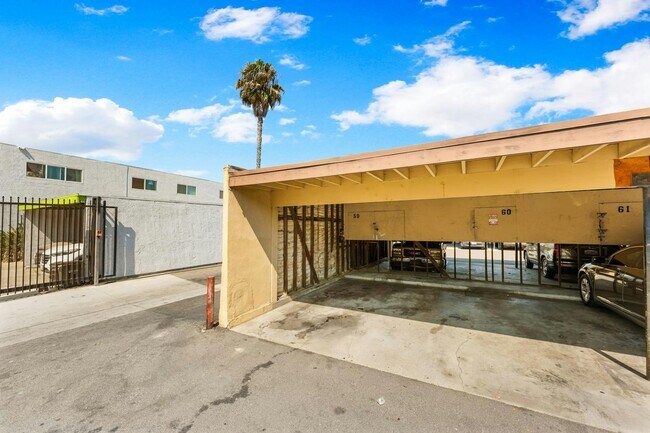 Building Photo - 5535 Ackerfield Ave