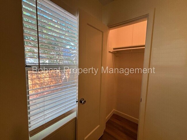 Building Photo - 509 Westview Ave