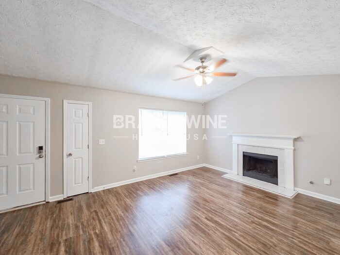 Building Photo - 107 Lake Terrace