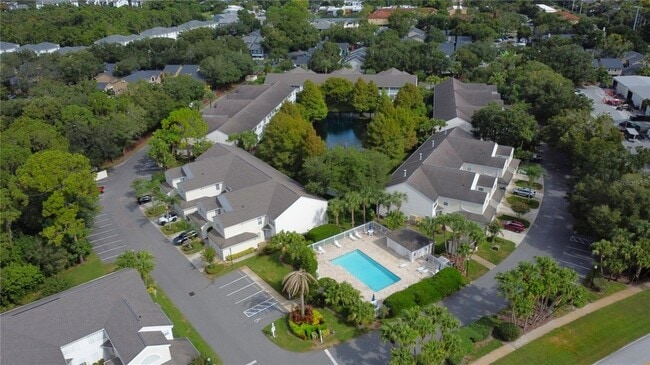 Building Photo - 6043 Lake Pointe Dr