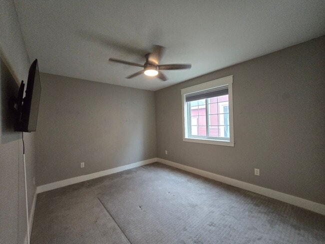 Building Photo - 4 bed 2 bath home in Josephine Crossing