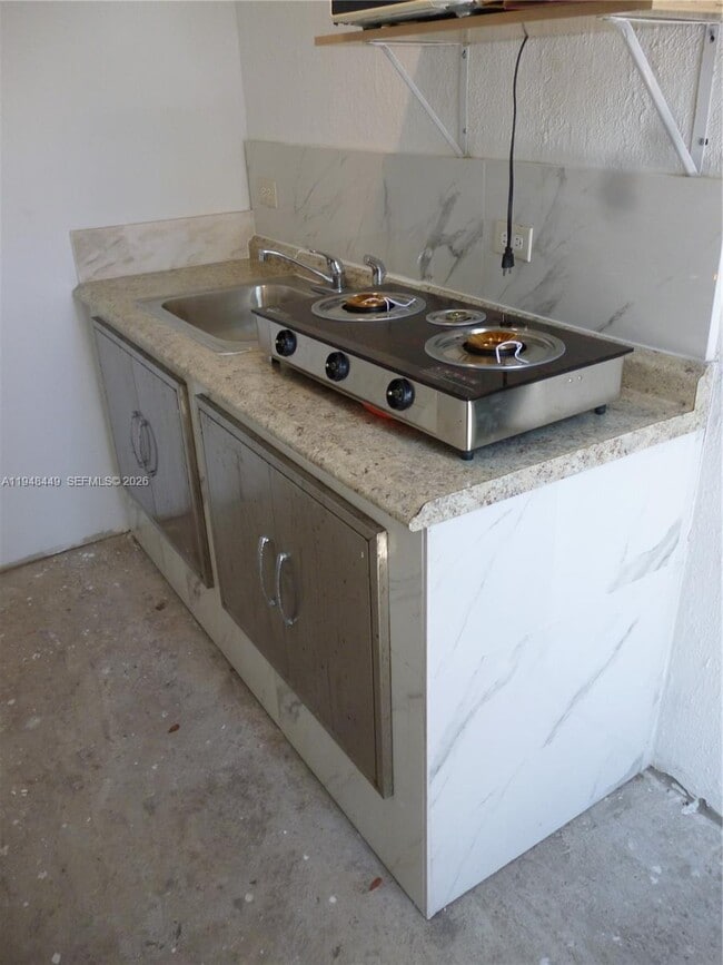 Building Photo - 4611 SW 19th St