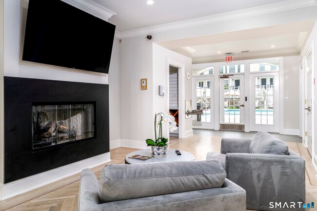 Building Photo - 85 Camp Ave