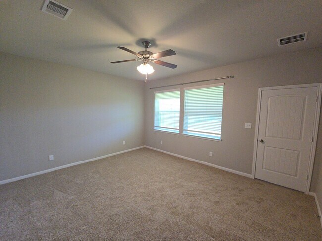Building Photo - 14114 Little River Dr