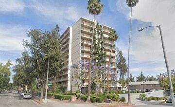 Building Photo - 560 E Villa St