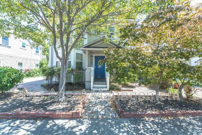 Building Photo - 2359 Prune St