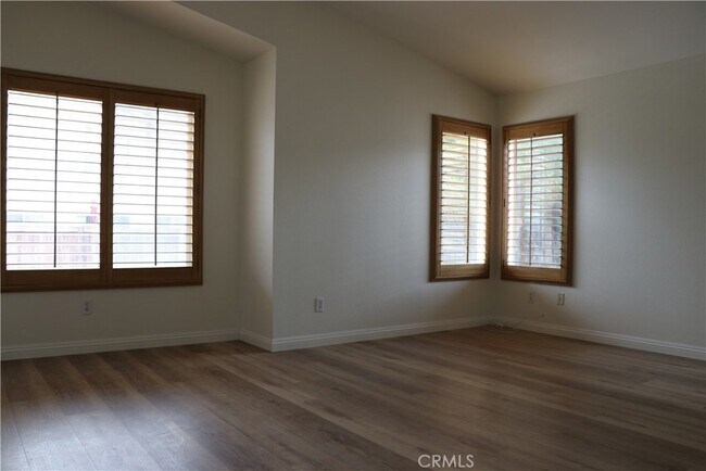 Building Photo - 578 Pointe Vista Ct