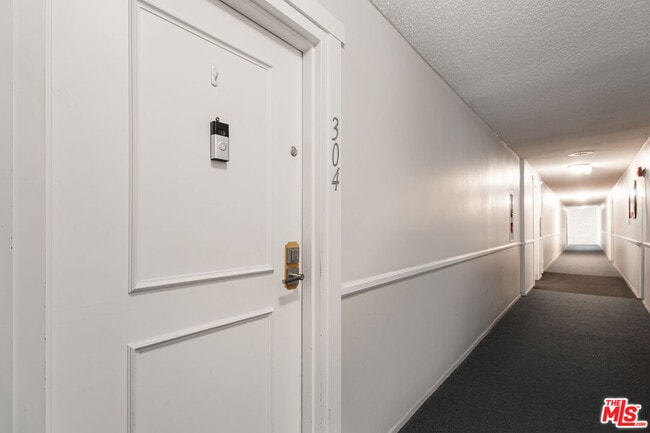 Building Photo - 1339 N Columbus Ave