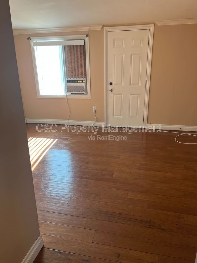 Building Photo - 379 E 16th St