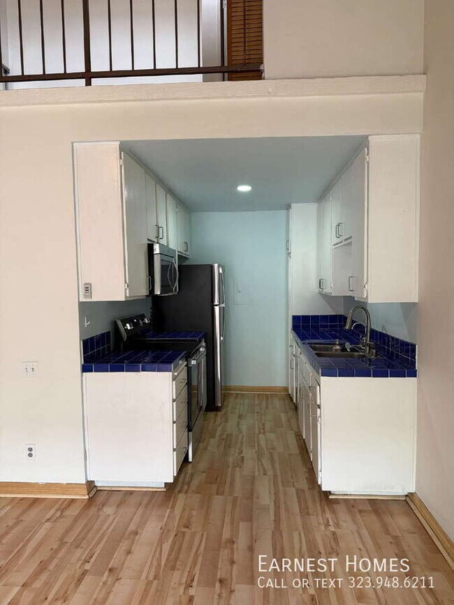 Building Photo - 5460 White Oak Ave