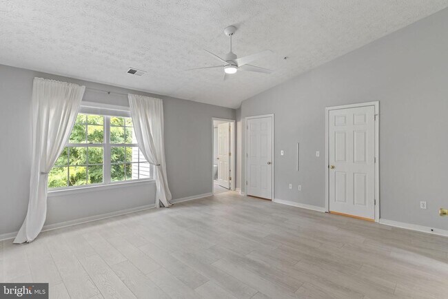 Building Photo - 8212 Silverton Ct