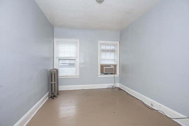 Building Photo - 2827 Avondale Ave