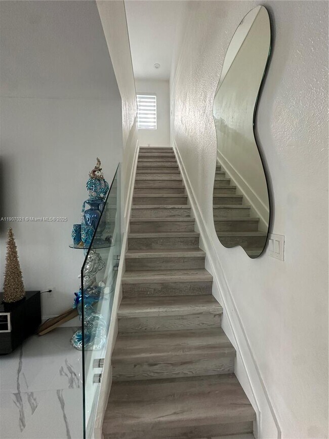 Building Photo - 12923 SW 285th Terrace