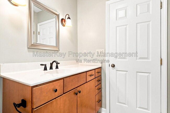 Building Photo - 1507 Laureldale Dr