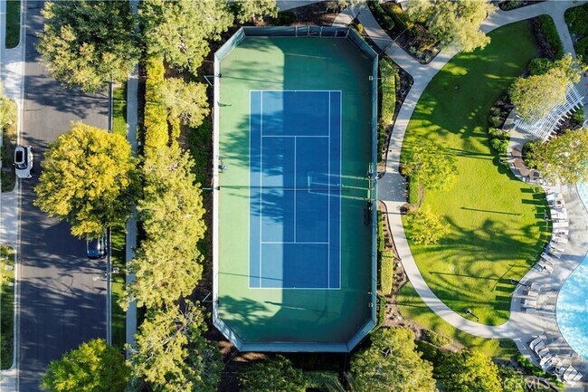 Building Photo - 20 Snapdragon St