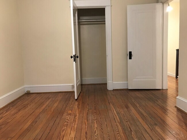 Building Photo - 1816 A St SE