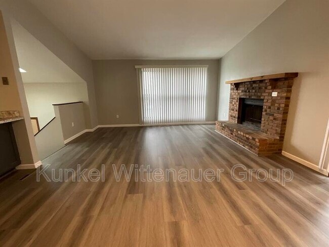 Building Photo - 158 Marion Dr