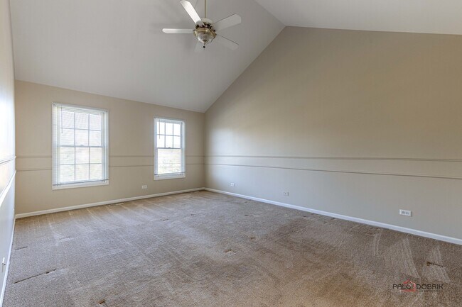 Building Photo - 1214 Shoreline Dr