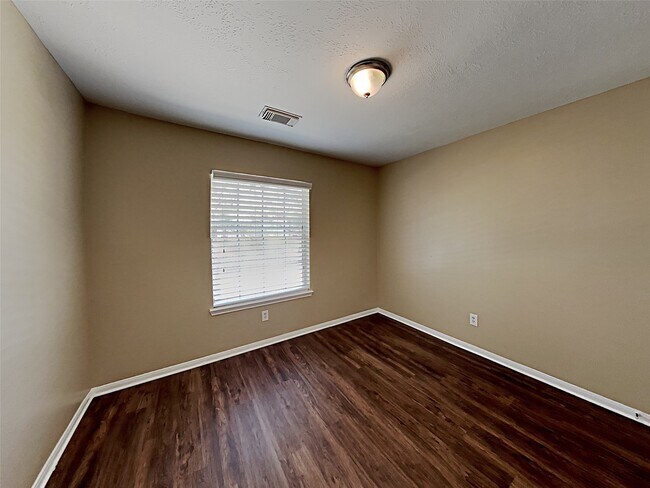 Building Photo - 7203 Glen Rosa Dr