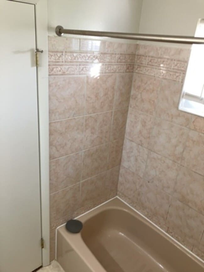 Building Photo - 970 W Alkaline Springs Rd