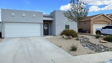 Building Photo - Modern comfort in Del Rey Estates