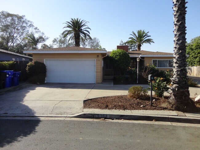 Primary Photo - Move in Special!! $500 off 1st Month's Rent!!