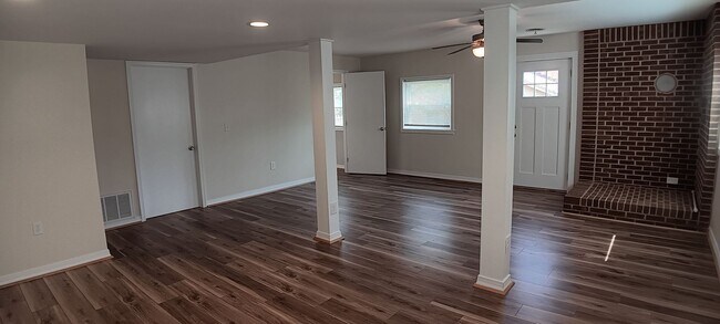 Building Photo - Christiansburg, 3 BR / 2 BA, Available Now