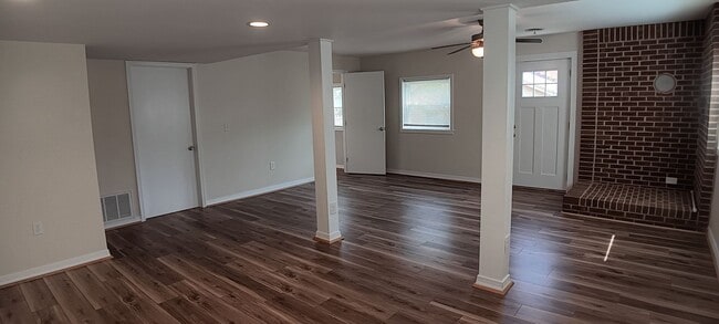 Building Photo - Christiansburg, 3 BR / 2.5 BA, Available Now