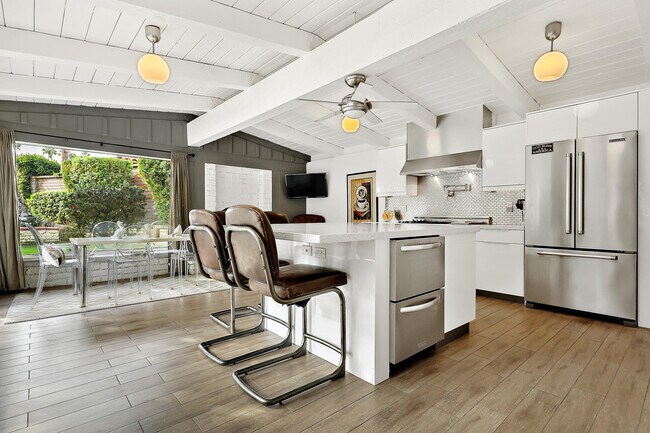 Building Photo - 261 Cordoba Way