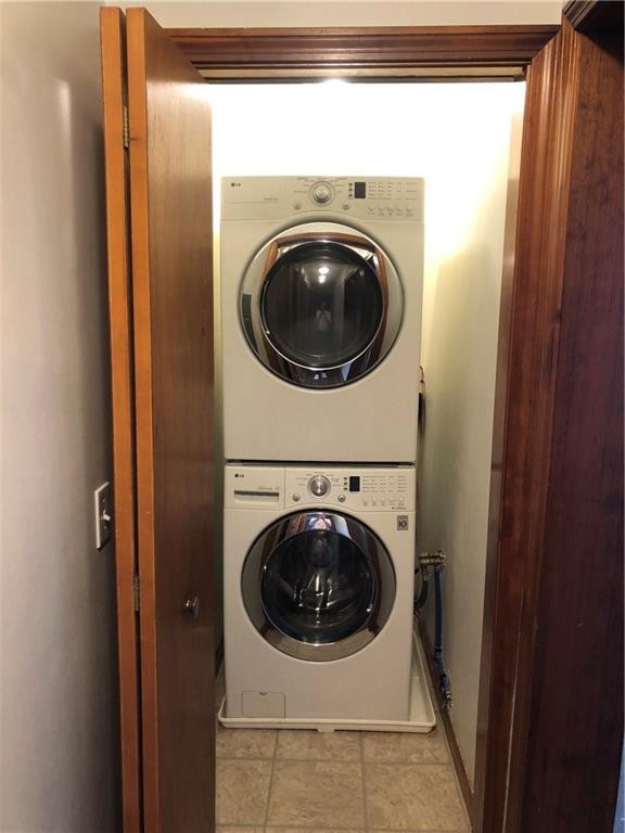 Building Photo - 12 Spruce St