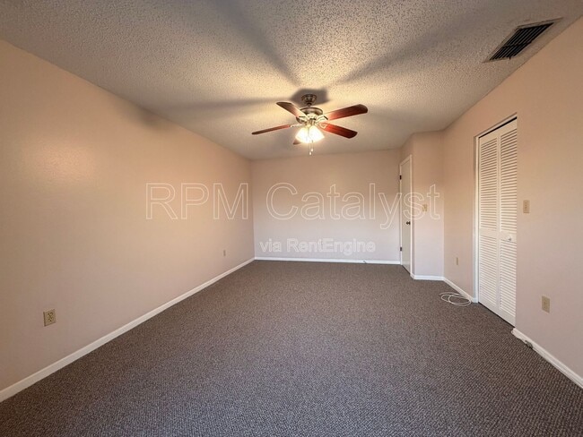 Building Photo - 255 Capri Cir N