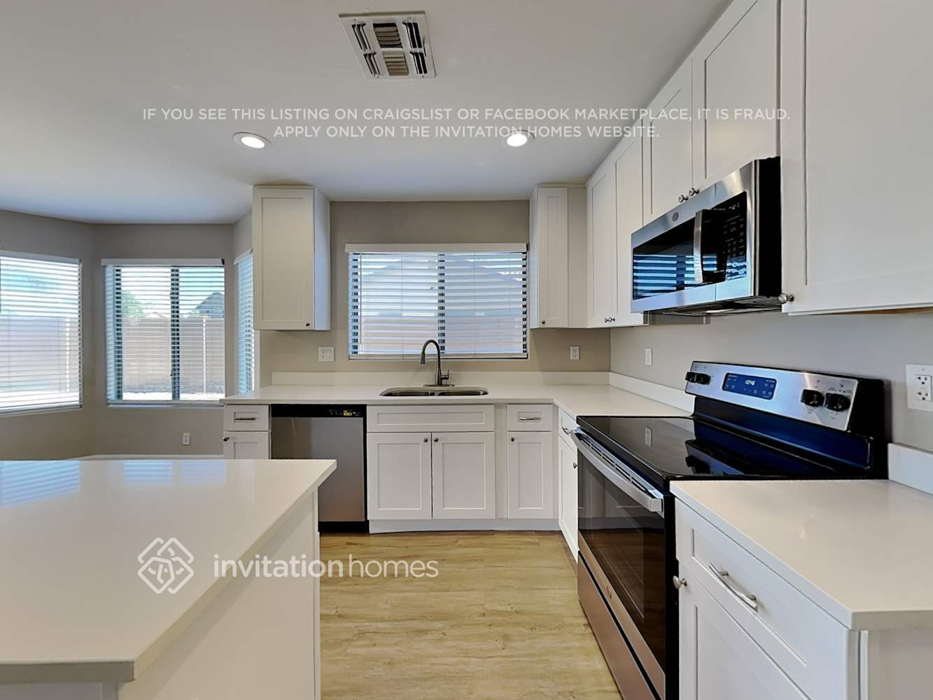 Building Photo - 3274 E Bonanza Rd