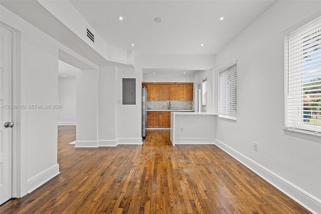 Building Photo - 3500 Ponce de Leon Blvd