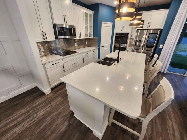 Building Photo - 913 Grand Wildmere Cove
