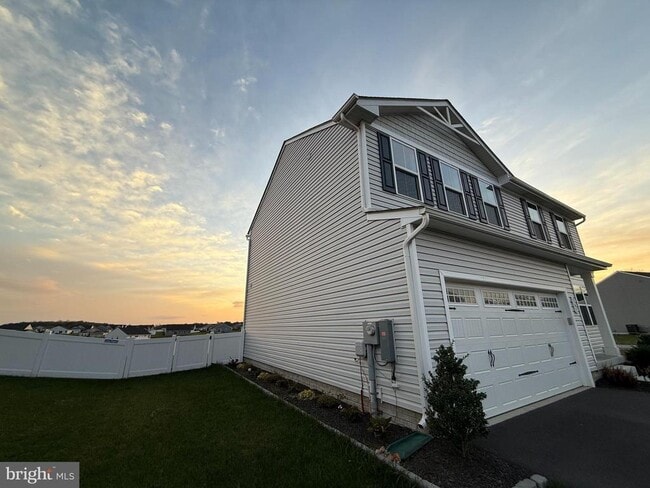 Building Photo - 365 Otero Ln