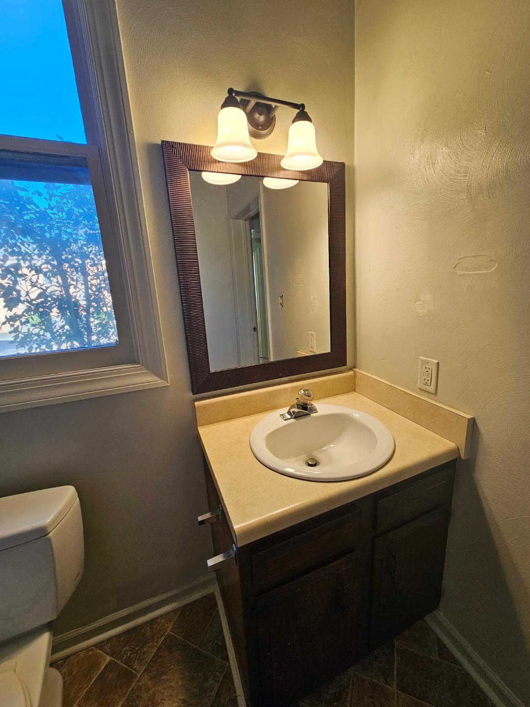 Building Photo - 1222-1224 Maple Ave SW