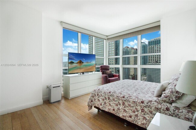Building Photo - 950 Brickell Bay Dr