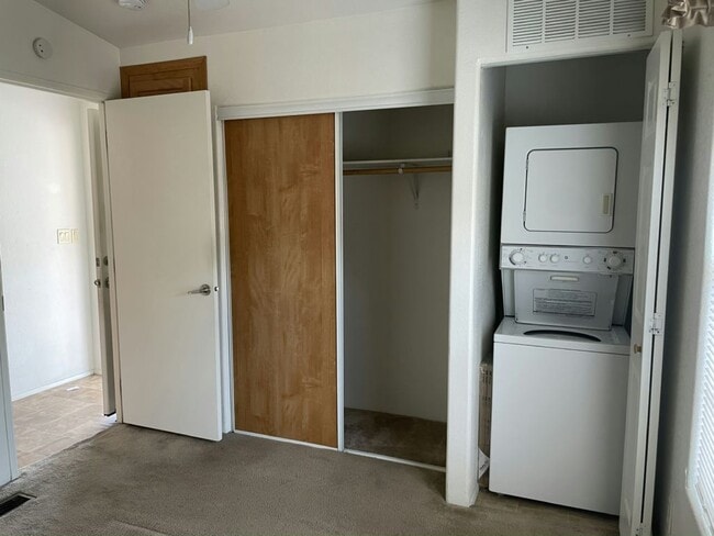 Building Photo - 1614 E Villa Rita Dr