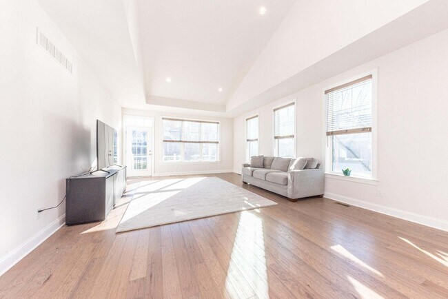 Building Photo - 3341 Roseford Blvd