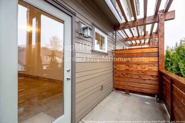 Building Photo - Bright and Relaxing 2-Bedroom in the Heart...