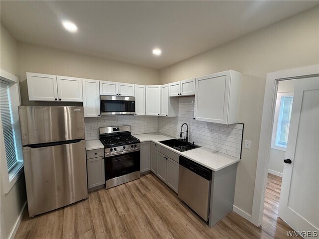 Building Photo - 59 Olcott St