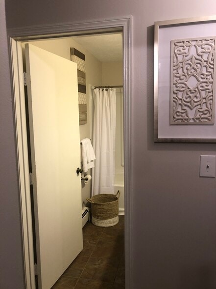 Building Photo - 7398 Eisenhower Dr