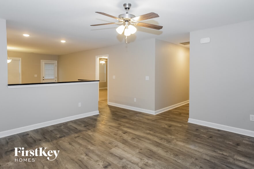 Building Photo - 145 McKinnon Ave NE