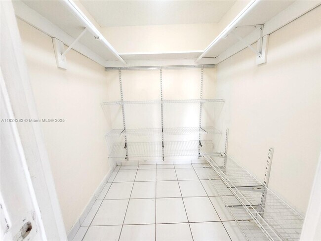 Building Photo - 9962 SW 88th St